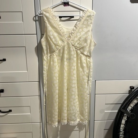 Lat Terrylane Vintage yellow robe and nightie set. Lacey trim. Floral design. M - Picture 5 of 7